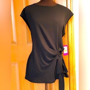 NWT VINCE CAMUTO sM blk side tie top
